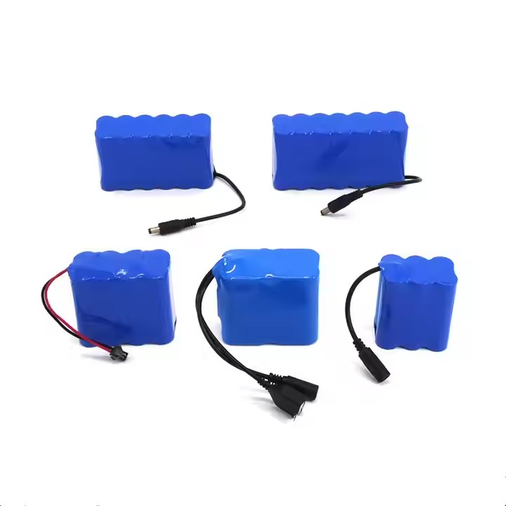 Индивидуальный аккумулятор DIY Battery Pack Factory Direct 3.7V 7.4V 11.1V 12V Литиевая батарея емкостью 2000mah 2200mah 2600mah 5000mah